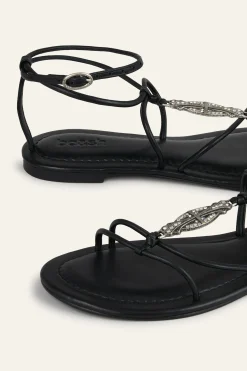 CAYA flat leather sandals