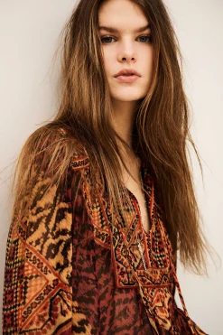 ODETTA patterned blouse, sleeves